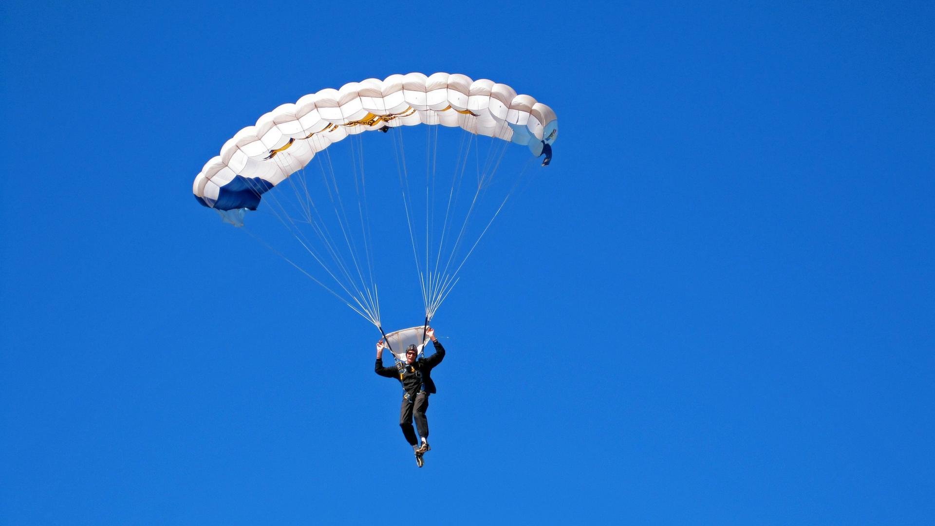 绝地求生全球直播赛精彩纷呈，高手对决激烈非凡，绝地求生赛事直播